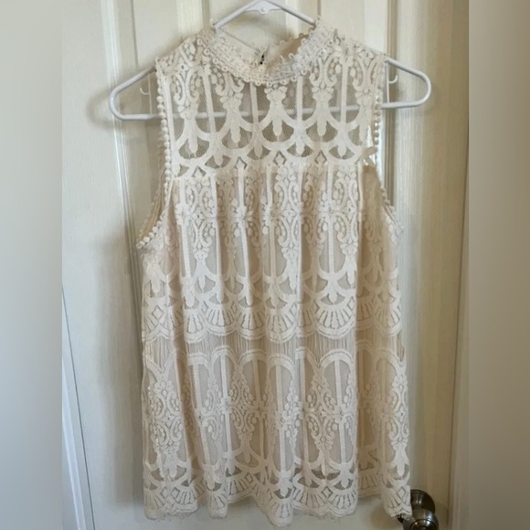 Xhilaration Tops - Lace Sleeveless Top Womens Small Off White Cream Lined Button Back  Xhilharation